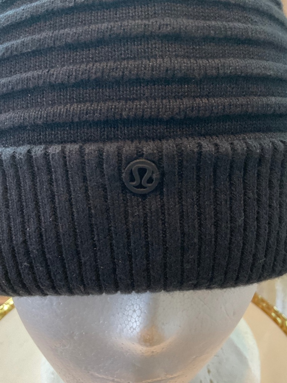Lululemon Black Ribbed Beanie Cap